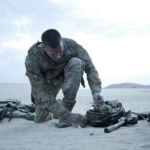 Bilder Überleben - Ein Soldat kämpft niemals allein