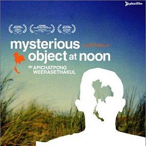 Bilder Geheimnisvolles Objekt am Mittag