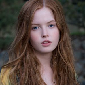 Bilder Ellie Bamber