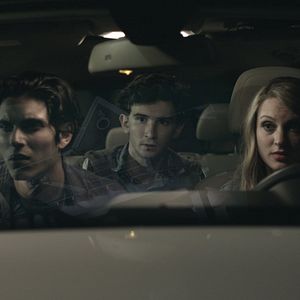 Bilder Recovery - Who's Following You?