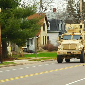 Bilder Do Not Resist - Police 3.0