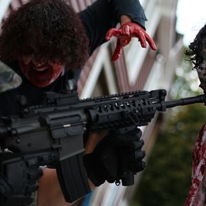 Bilder Beyond The Call To Duty - Elite Squad Vs. Zombies