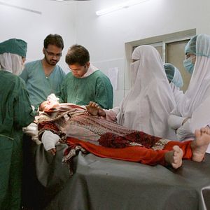 Bilder A Girl in the River: The Price of Forgiveness