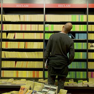 Bilder Zwischen den Stühlen