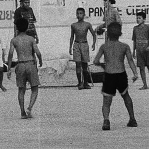 Bilder Geheimnisvolles Objekt am Mittag