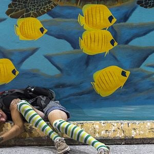 Bilder I Am Another You