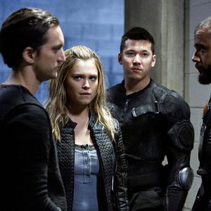 Bilder The 100