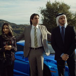 Bilder For Sale - Haus mit Pool und Leiche