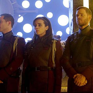 Bilder Hannah John-Kamen