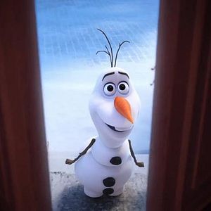 Bilder Die Eiskönigin: Olaf taut auf
