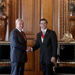 Bilder La Dictadura Perfecta