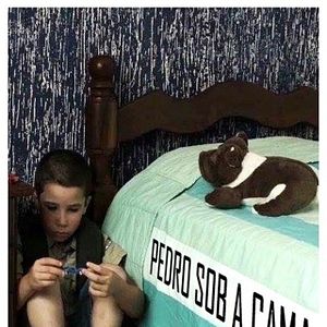 Bilder Pedro Sob a Cama