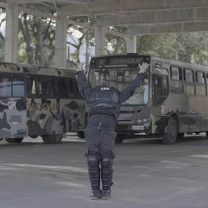 Bilder Por Trás da Linha de Escudos