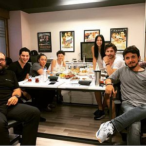 Bilder Sen Kiminle Dans Ediyorsun