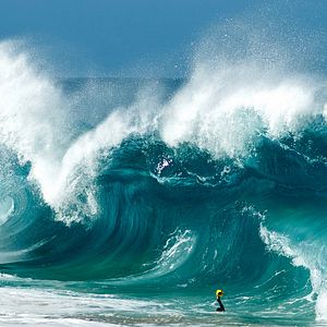 Bilder Shorebreak - Die perfekte Welle. Clark Little - Wellenfotograf
