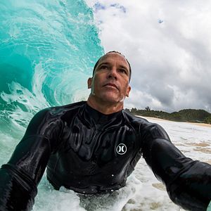 Bilder Shorebreak - Die perfekte Welle. Clark Little - Wellenfotograf