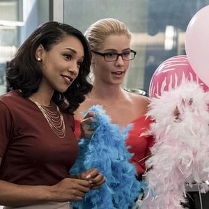 Bilder Emily Bett Rickards