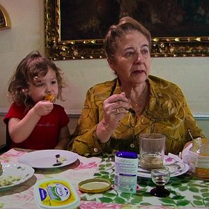 Bilder Muchos hijos, un mono y un castillo