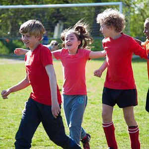 Bilder Mister Twister - Eine Klasse im Fußballfieber