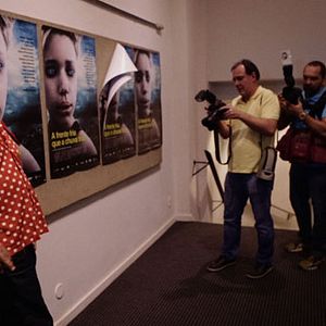 Bilder Neville D'Almeida: Cronista da Beleza e do Caos