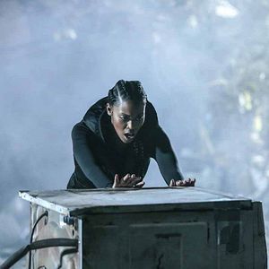 Bilder Black Lightning