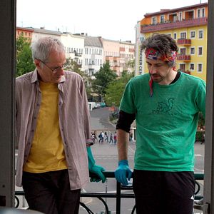 Bilder Eingeimpft - Familie mit Nebenwirkungen