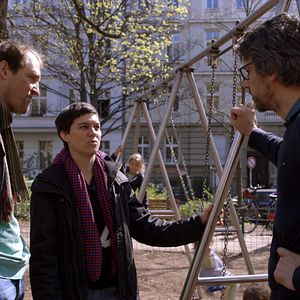 Bilder Eingeimpft - Familie mit Nebenwirkungen