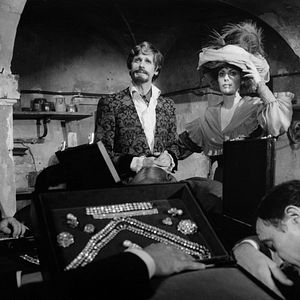 Bilder Mit Rose und Revolver