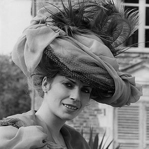 Bilder Mit Rose und Revolver