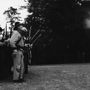 Bilder Did You Wonder Who Fired the Gun?