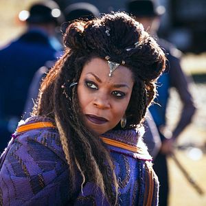 Bilder Into The Badlands