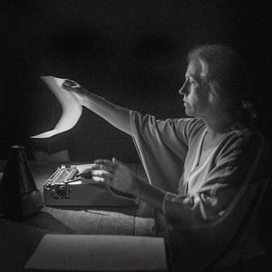 Bilder Hilda Hilst Pede Contato