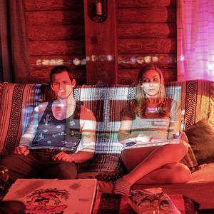 Bilder Virgin Cheerleaders in Chains