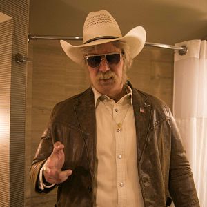 Bilder Who Is America?