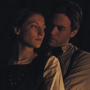 Bilder Ashley Zukerman