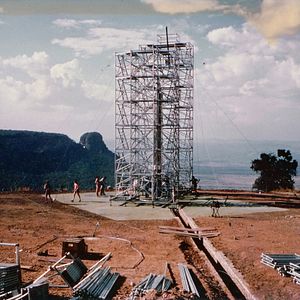 Bilder Fly, Rocket Fly! - Mit Macheten zu den Sternen