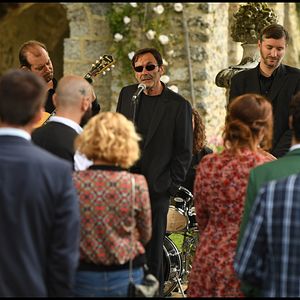 Bilder Champagner & Macarons - Ein unvergessliches Gartenfest