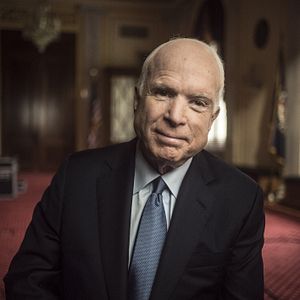 Bilder John McCain: For Whom the Bell Tolls
