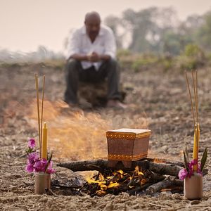 Bilder Graves Without a Name