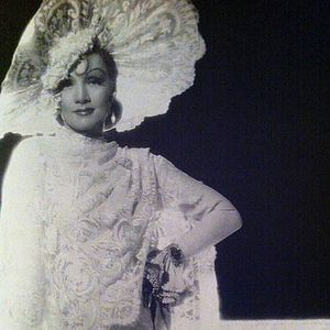 Bilder Der Teufel ist eine Frau