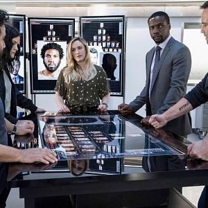 Bilder Sullivan Stapleton