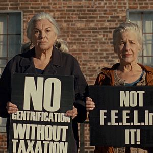 Bilder A Bread Factory Part One: For the Sake of Gold