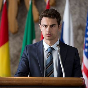 Bilder Theo James