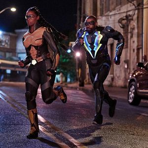 Bilder Black Lightning