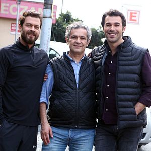 Bilder Bana Bir Aşk Şarkısı Söyle