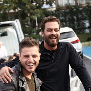 Bilder Bana Bir Aşk Şarkısı Söyle