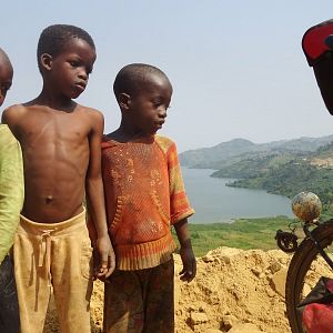 Bilder Anderswo. Allein in Afrika