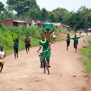 Bilder Anderswo. Allein in Afrika