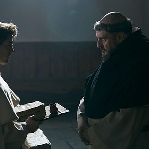 Bilder Asesinato en la universidad