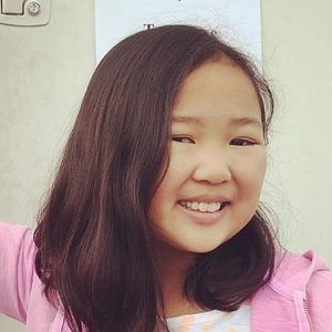 Bilder Ella Jay Basco